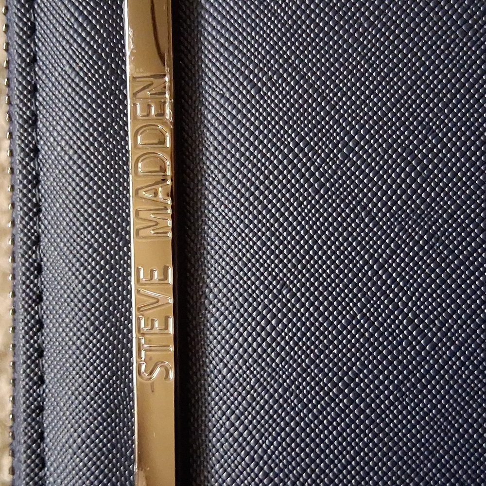 Steve Madden Dark Blue Wristlet Wallet - Picture 4 of 5